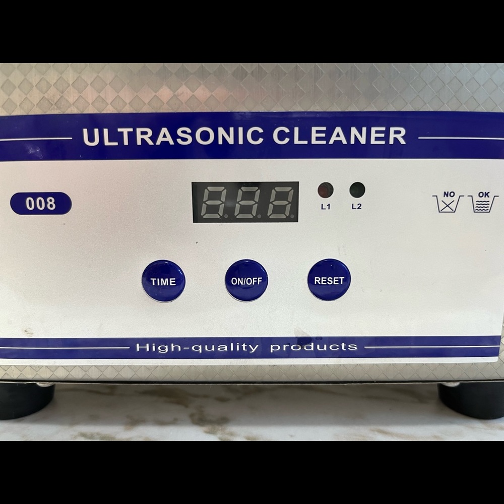 Ultrasonic jewelry cleaner
